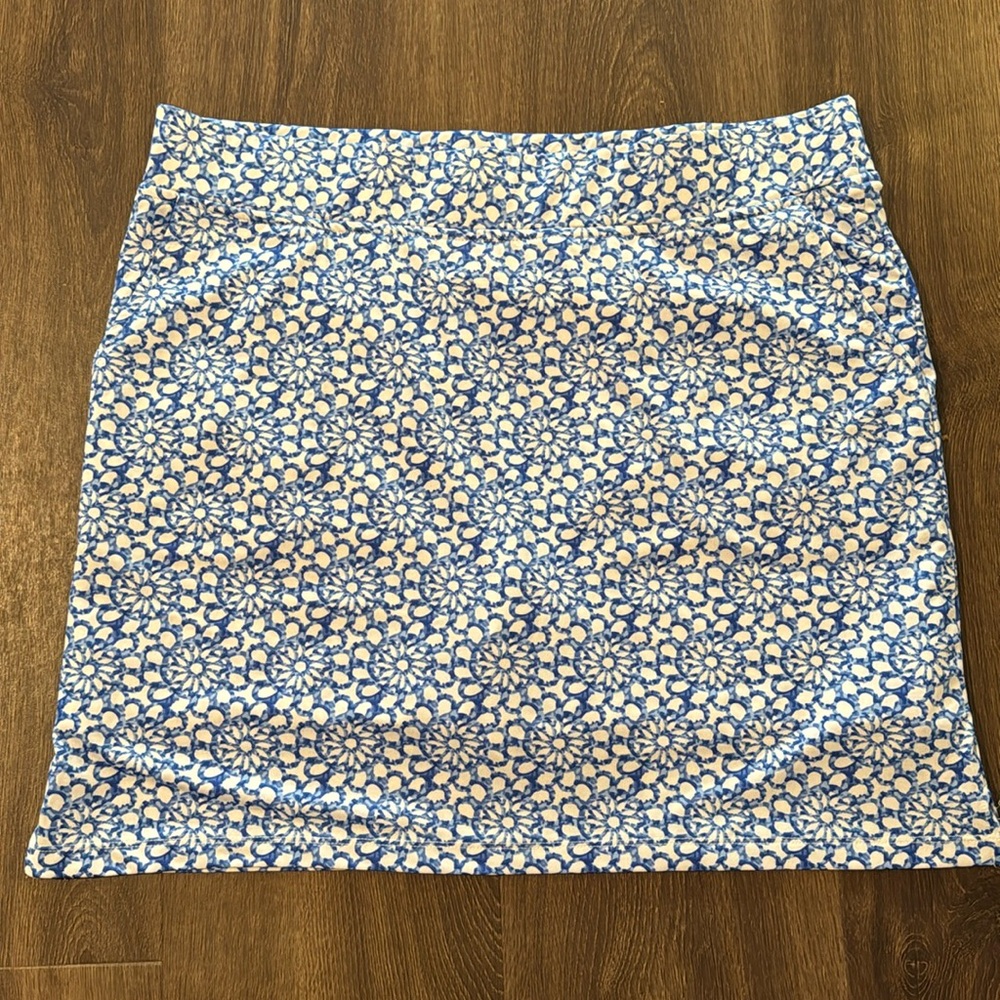 Pin Clover blue and white skort